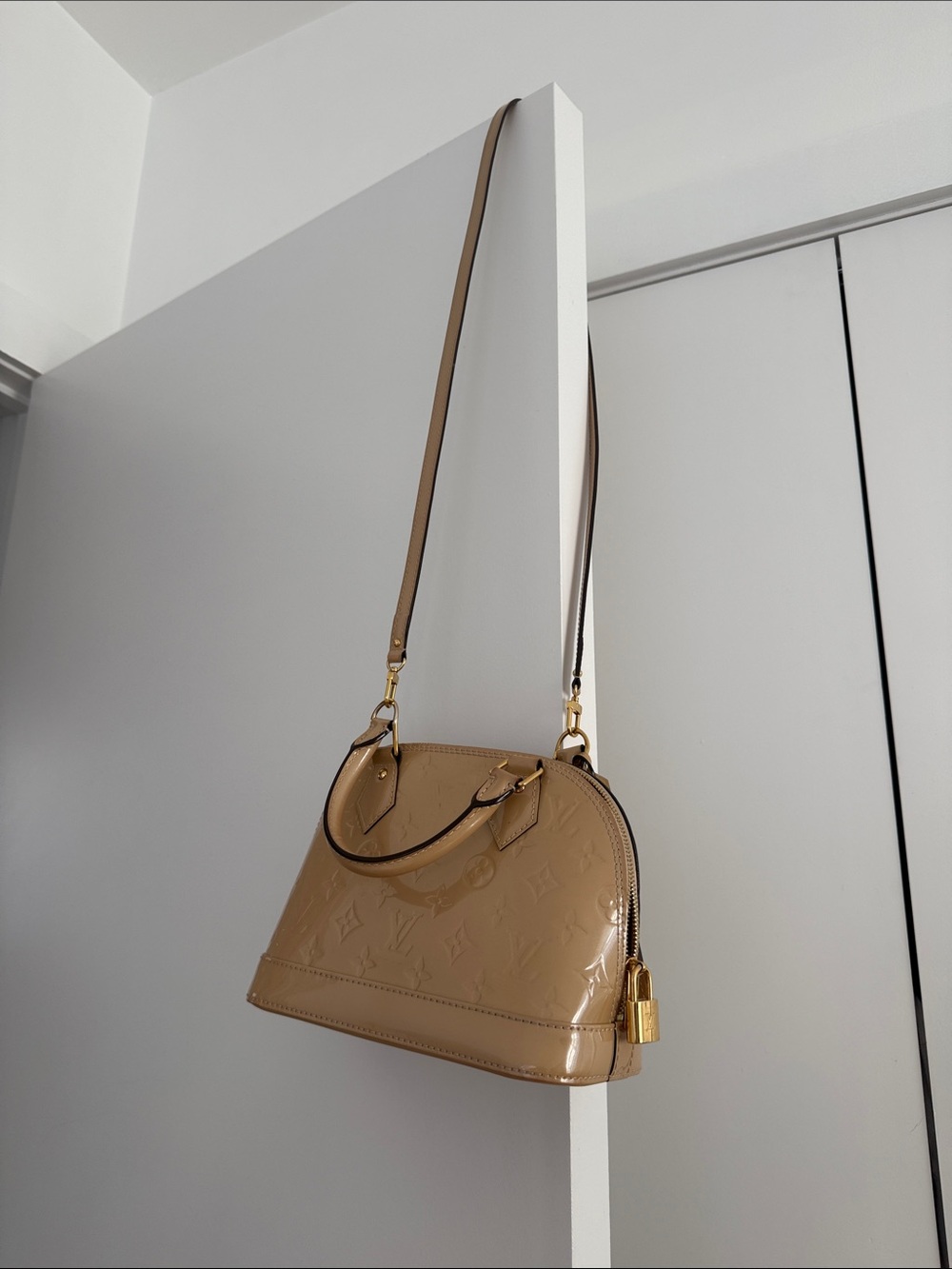 Louis Vuitton Nude Patent Vernis Alma BB Top Handle Bag - Picture 7 of 7